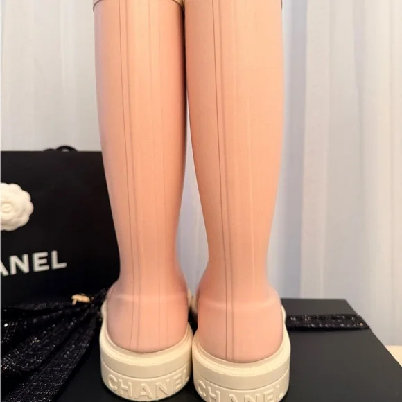 100% Authentic NWT Chanel Pink Women's Rain Boots 26C 2025 SIZE 40 - Picture 6 of 10